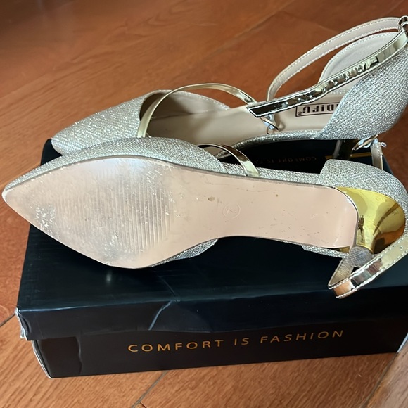 Gold kitten heels ankle strap - Picture 4 of 4